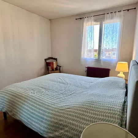 Camelia Yourhosthelper *