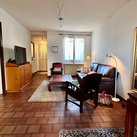 Camelia Yourhosthelper * Balaruc-les-Bains