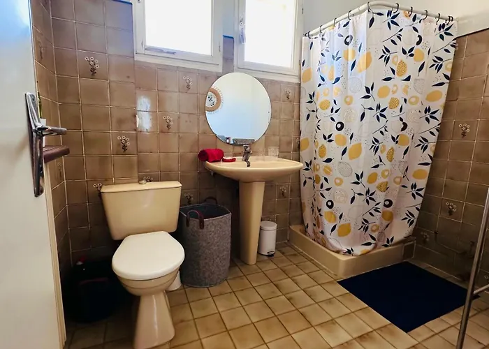 Camelia Yourhosthelper *